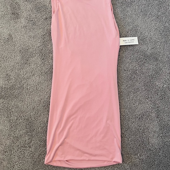 LEILUNA SLEEVELESS CLASSIC BACKLESS DRESS - Picture 6 of 8